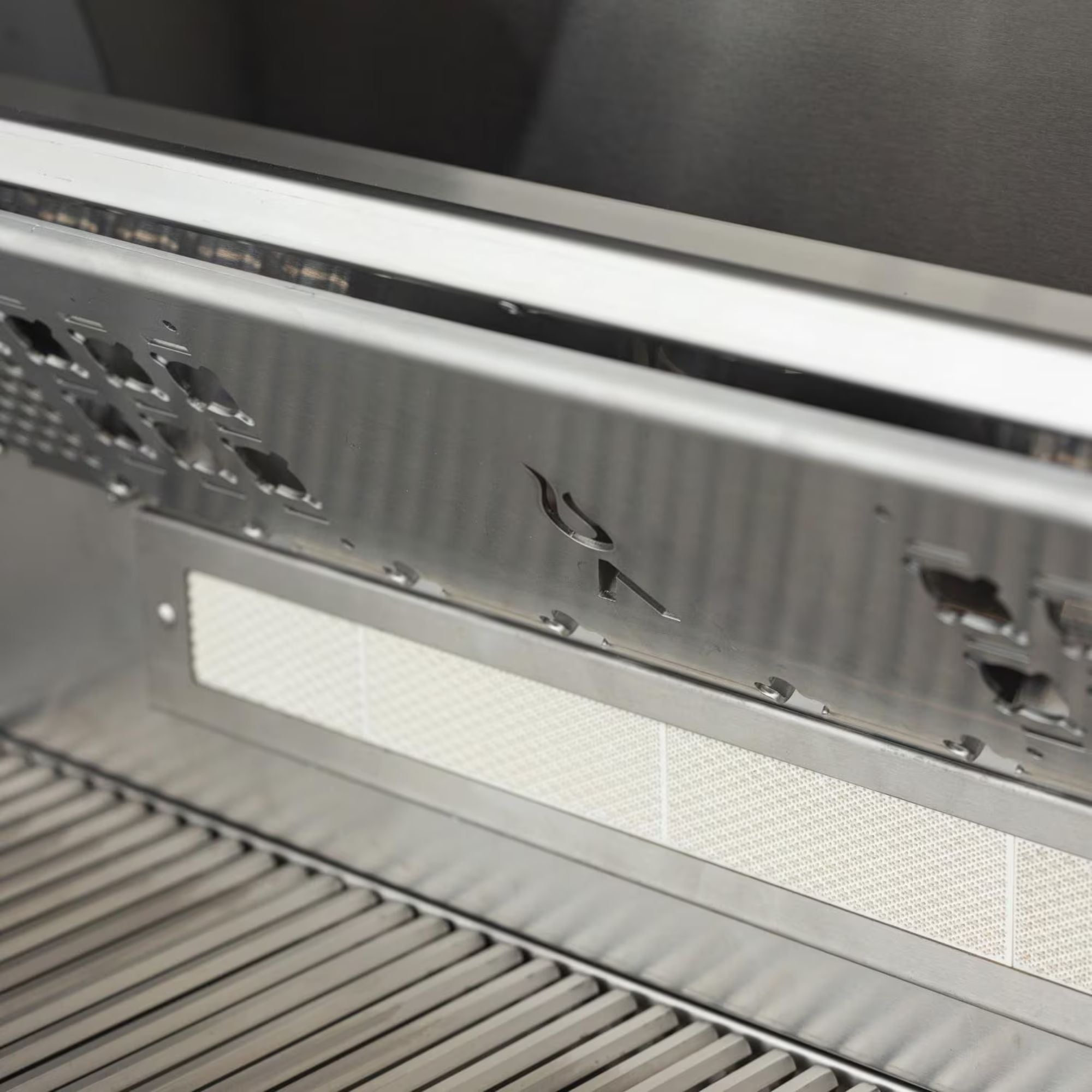GRILLDEN™ blaze lte pro 32 inch 4 burner built in gas grill w digital temperature screen rear infrared burner